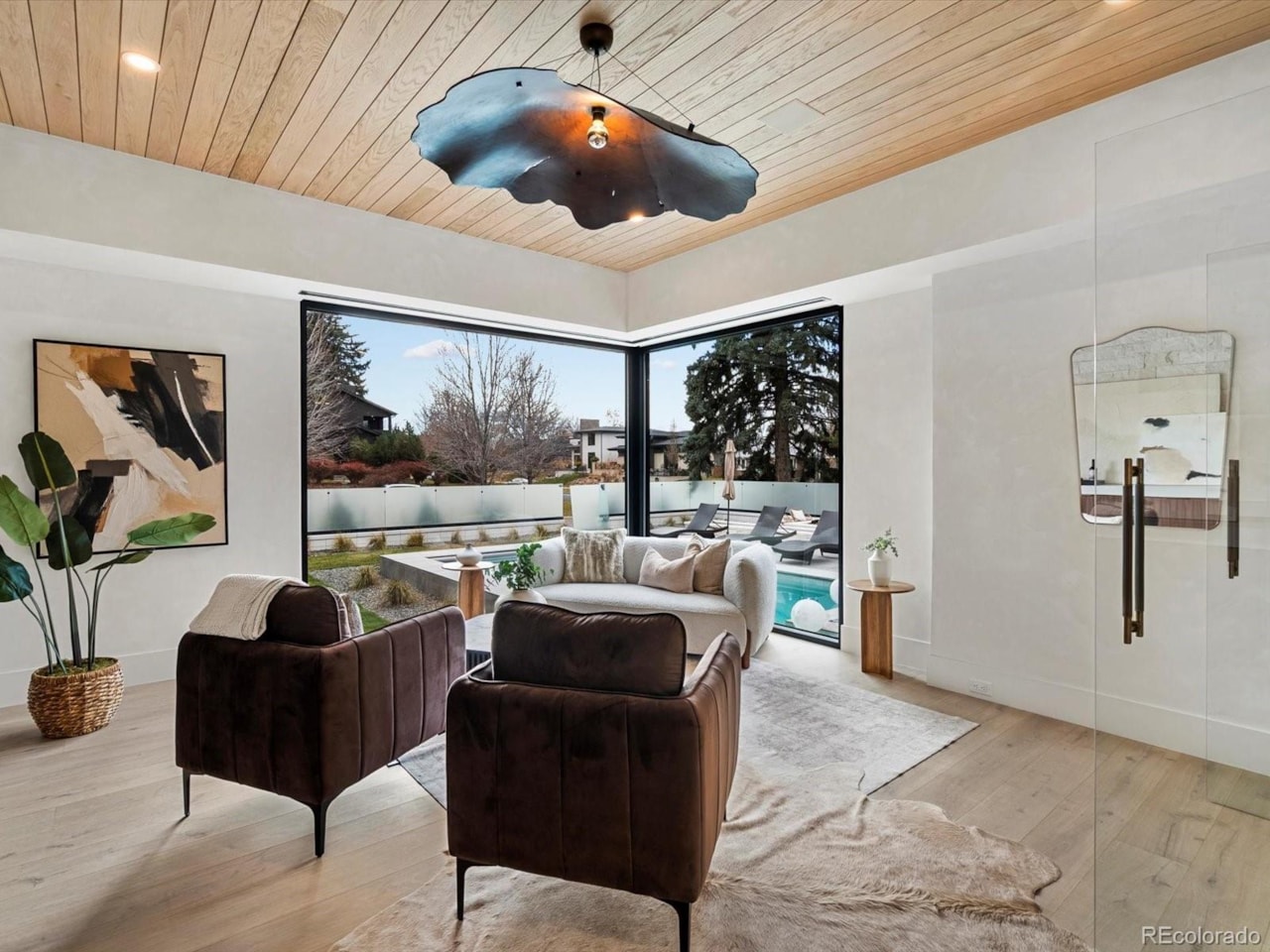 950 S Steele St Belcaro This is Golden Hour Haus. Fully remodeled in 2025 by McCabe Ln. Homes, this iconic property with... Denver Denver CO 80209 8834999 home for sale $8,795,000 8834999 Photo 17
