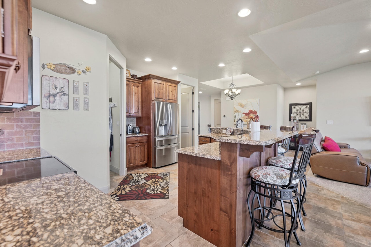 2212 Chippenham CT St George, UT 84770 home for sale, MLS#25-267035 - Erika Rogers Photo 11