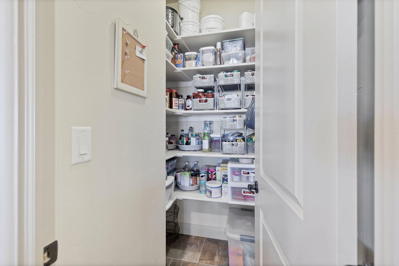 2212 Chippenham CT St George, UT 84770 home for sale, MLS#25-267035 - Erika Rogers Photo 17