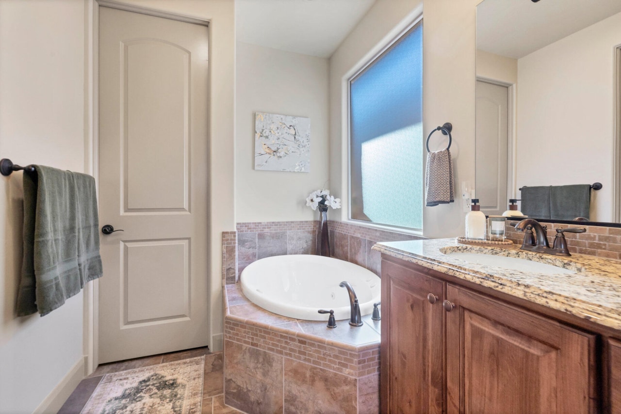 2212 Chippenham CT St George, UT 84770 home for sale, MLS#25-267035 - Erika Rogers Photo 25