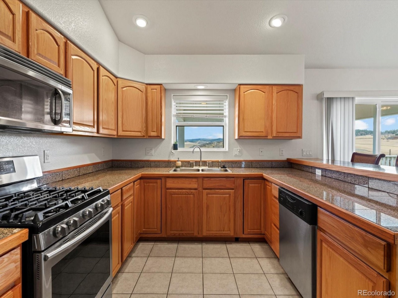 5272 Country Club Dr Perry Park This beautiful ranch home sits on a full acre with a paved driveway and unbeatable Colorado views.... Larkspur Douglas CO 80118 2143588 home for sale $950,000 2143588 Photo 8