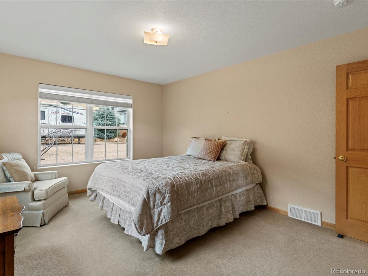 5272 Country Club Dr Perry Park This beautiful ranch home sits on a full acre with a paved driveway and unbeatable Colorado views.... Larkspur Douglas CO 80118 2143588 home for sale $950,000 2143588 Photo 21