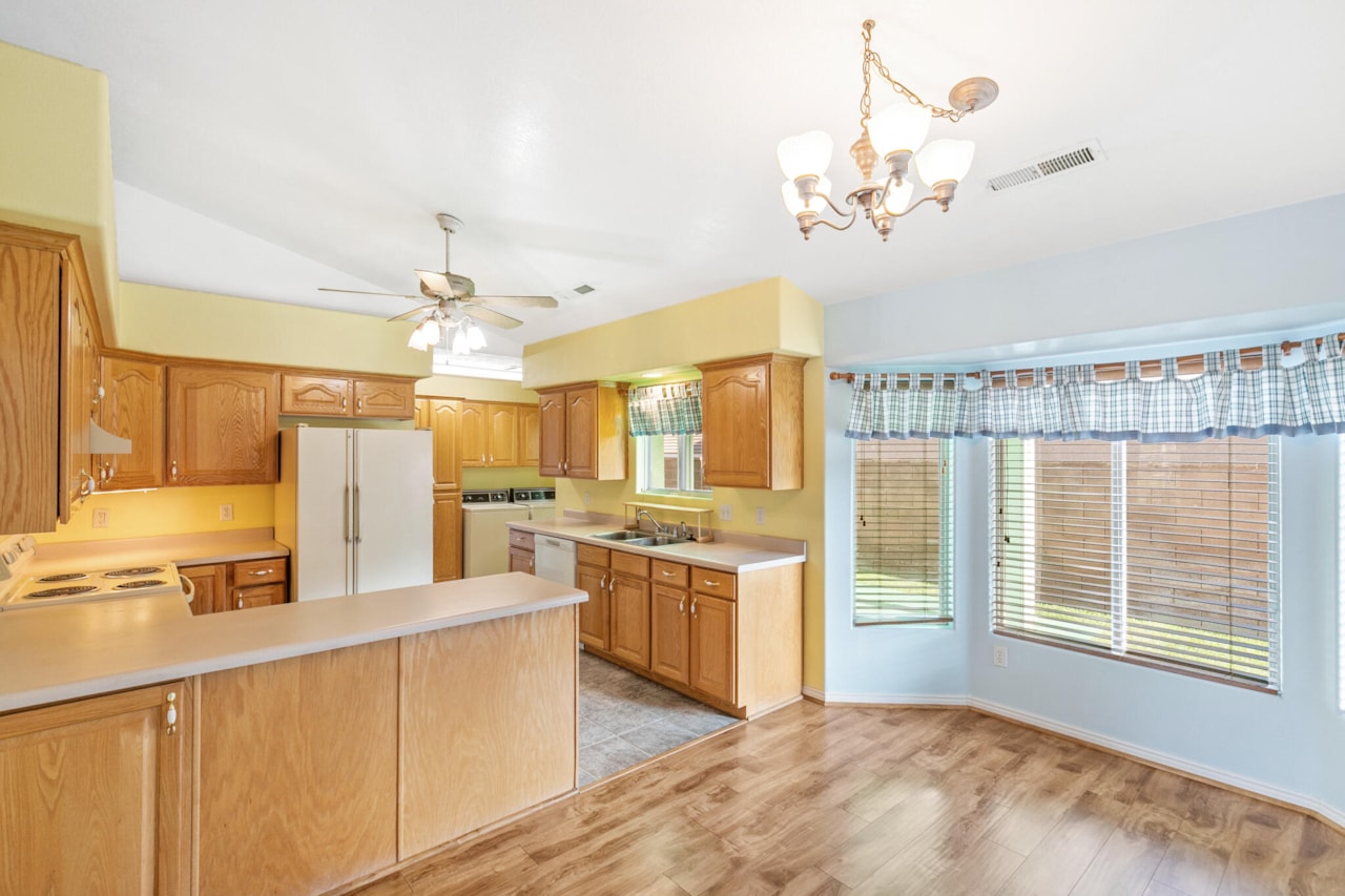 646 N 2450  E #11 St George, UT 84790 home for sale, MLS#25-267044 - Erika Rogers Photo 9