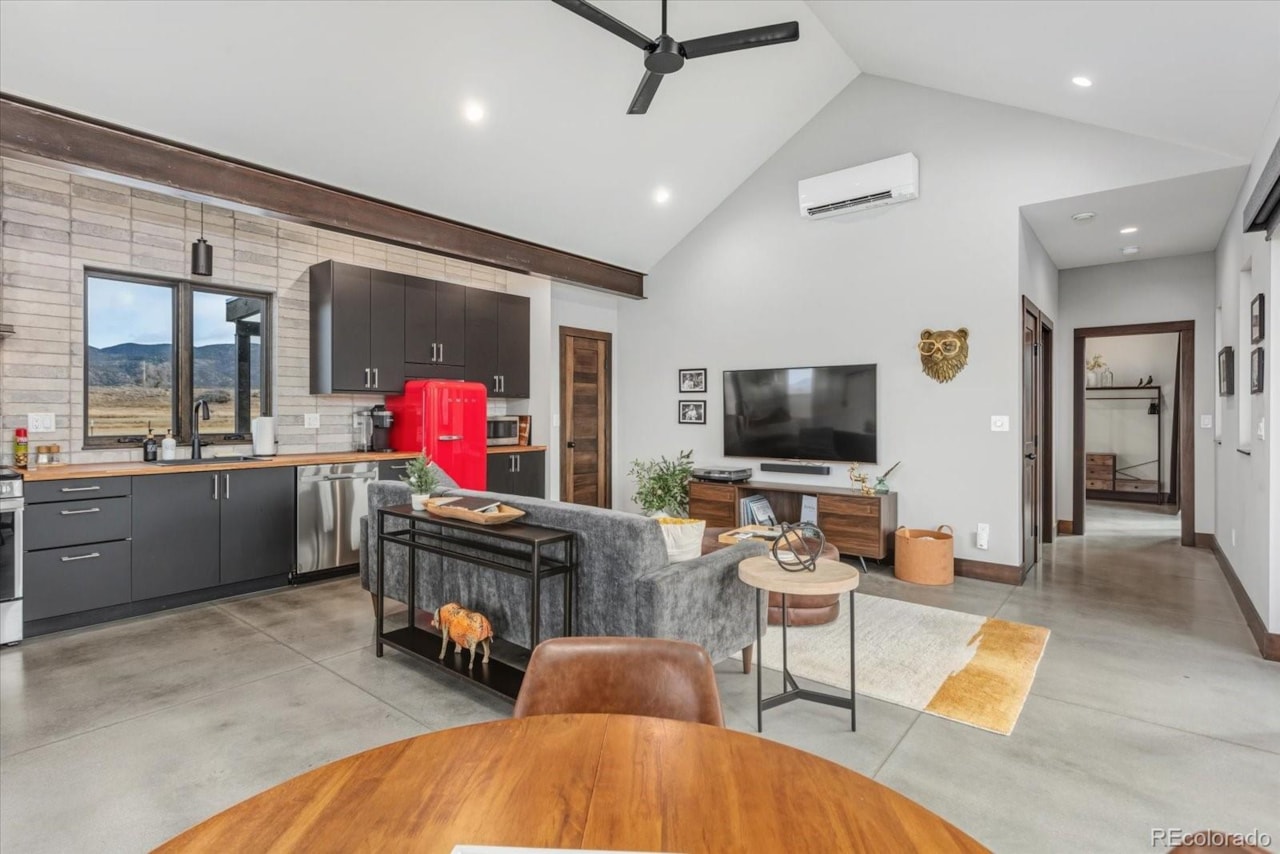 8995 Salix Rd Willows Filing No 1 8995 Salix Road, Salida ColoradoModern riverfront living on one of the best stretches of the... Salida Chaffee CO 81201 6787819 home for sale $1,390,000 6787819 Photo 10