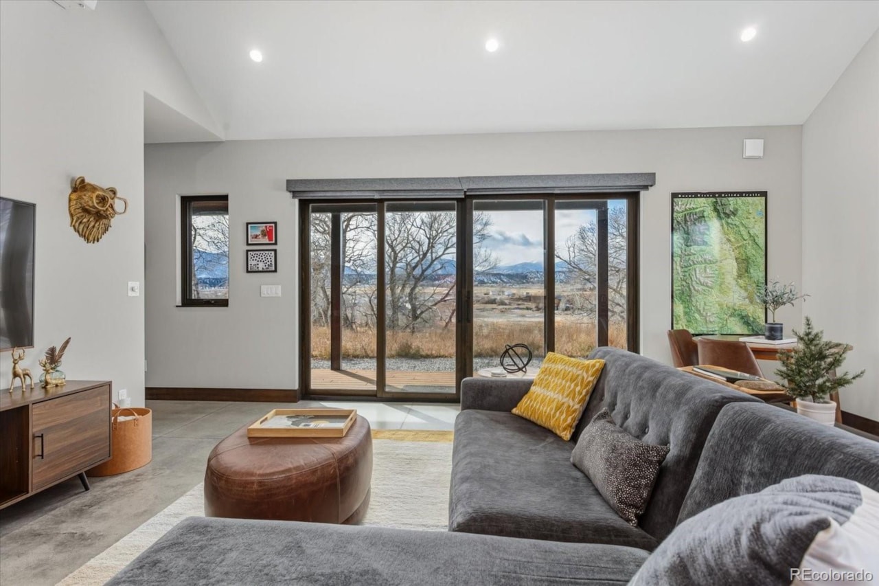 8995 Salix Rd Willows Filing No 1 8995 Salix Road, Salida ColoradoModern riverfront living on one of the best stretches of the... Salida Chaffee CO 81201 6787819 home for sale $1,390,000 6787819 Photo 11