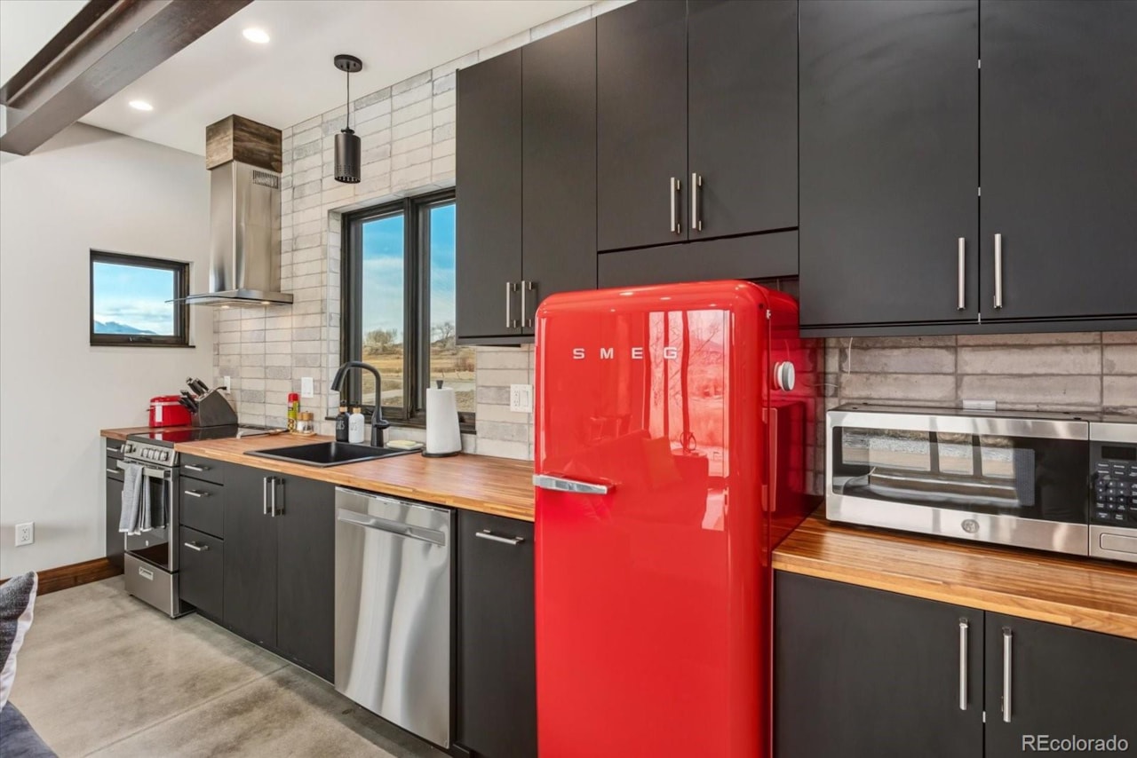 8995 Salix Rd Willows Filing No 1 8995 Salix Road, Salida ColoradoModern riverfront living on one of the best stretches of the... Salida Chaffee CO 81201 6787819 home for sale $1,390,000 6787819 Photo 18