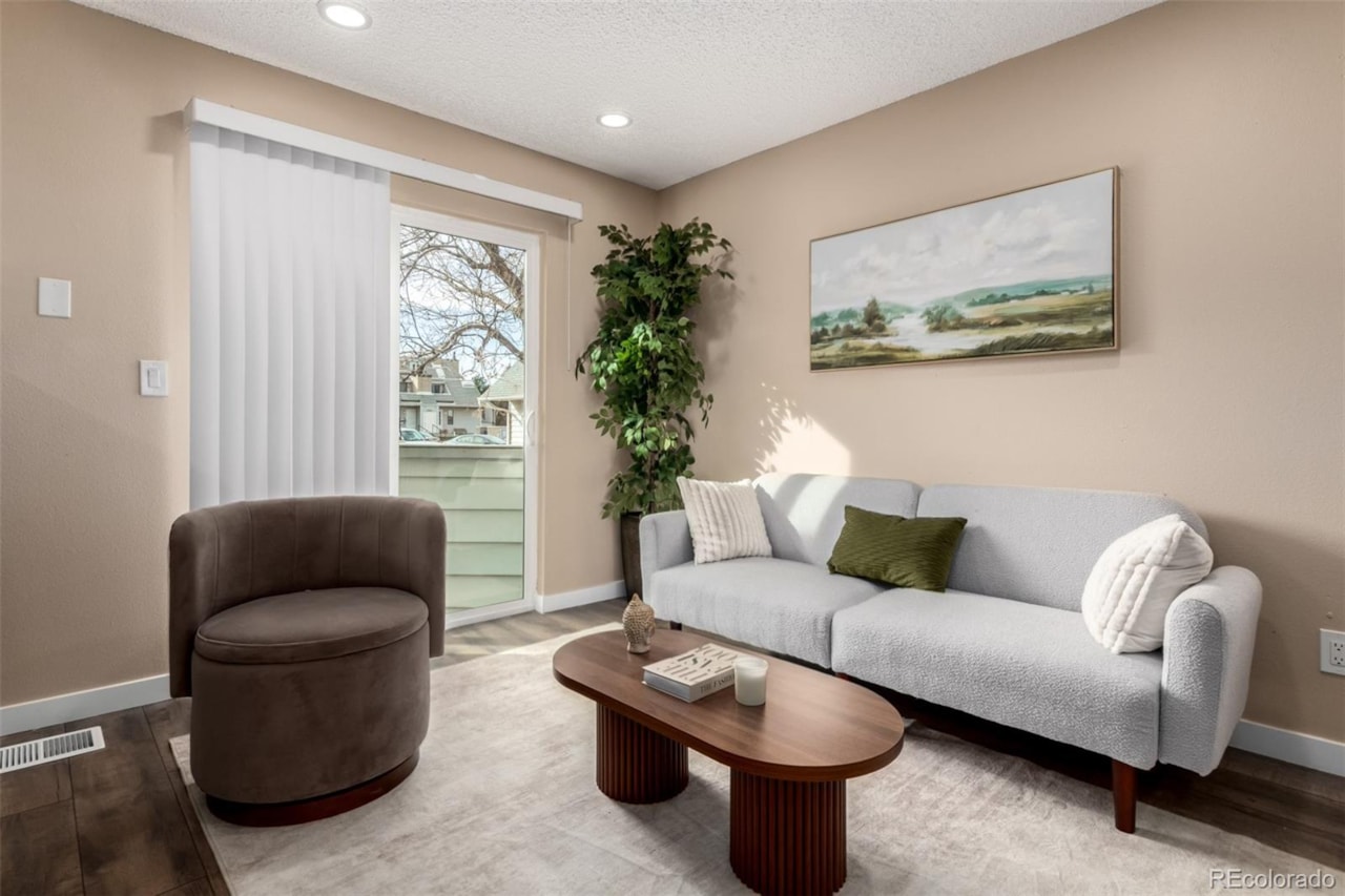 17053 E Tennessee Dr #104 Windcreek Condos Fully remodeled and move-in ready!This updated Windcreek condo features modern finishes throughout,... Aurora Arapahoe CO 80017 6192470 condo for sale $190,000 6192470 Photo 5