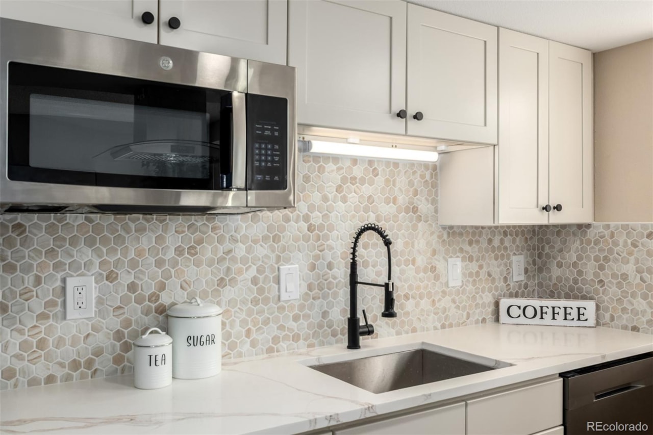 17053 E Tennessee Dr #104 Windcreek Condos Fully remodeled and move-in ready!This updated Windcreek condo features modern finishes throughout,... Aurora Arapahoe CO 80017 6192470 condo for sale $190,000 6192470 Photo 9