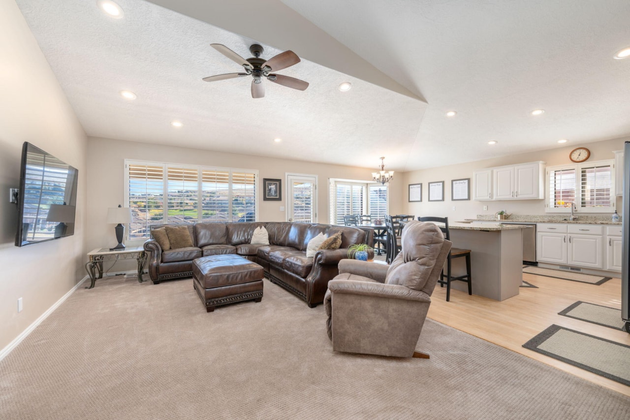 2145 S Legacy DR St George, UT 84770 home for sale, MLS#25-267045 - Erika Rogers Photo 6