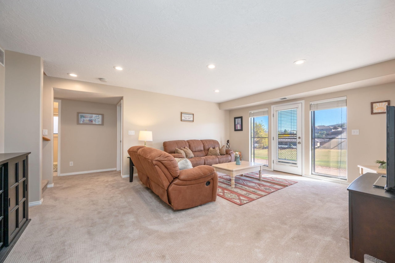 2145 S Legacy DR St George, UT 84770 home for sale, MLS#25-267045 - Erika Rogers Photo 24