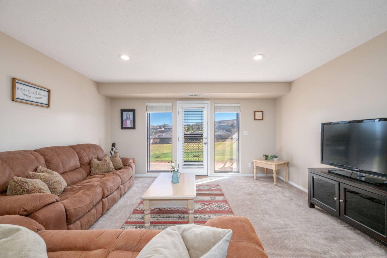 2145 S Legacy DR St George, UT 84770 home for sale, MLS#25-267045 - Erika Rogers Photo 25