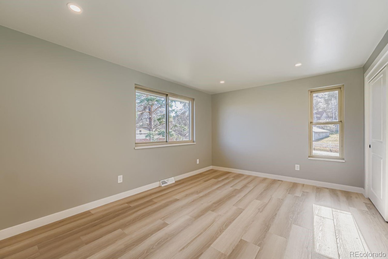 2780 Juniper Dr Applewood Modern, fully renovated dream home in a can't-beat location in Applewood.  Vaulted ceilings, giant... Golden Jefferson CO 80401 9140930 home for sale $1,700,000 9140930 Photo 15