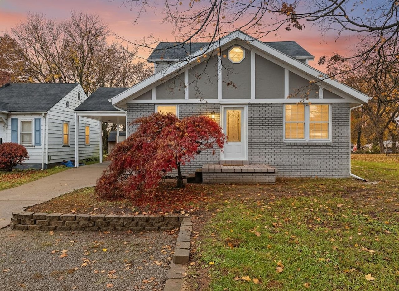 F.C. Tucker Emge - Homes for Sale - 2209 N Elm St. - Henderson - KY