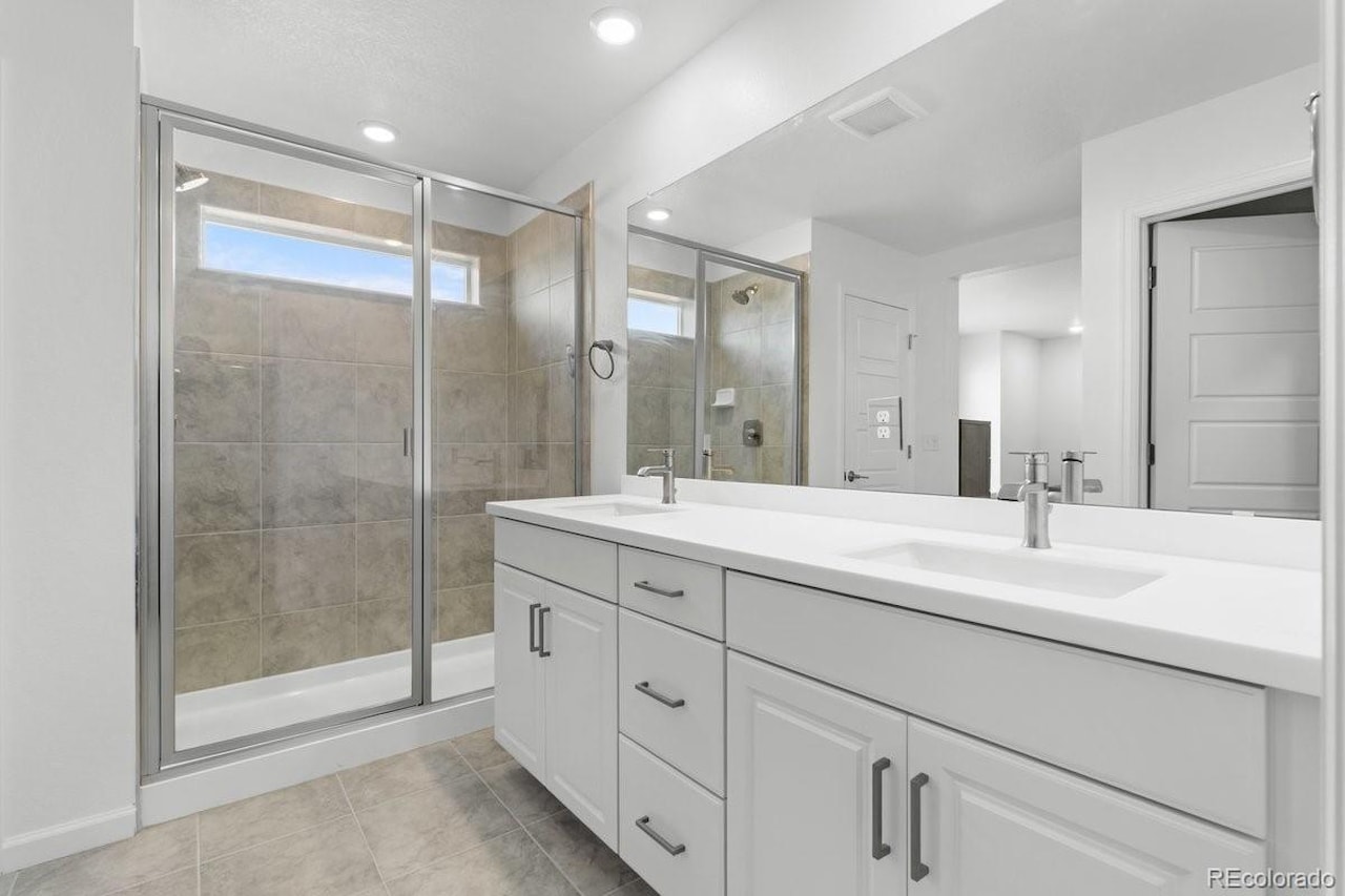 3352 N Buchanan Way Aurora Highlands Better than New and Packed with Upgrades. Welcome to your move-in-ready dream home in The Aurora... Aurora Adams CO 80019 4440160 home for sale $685,000 4440160 Photo 15