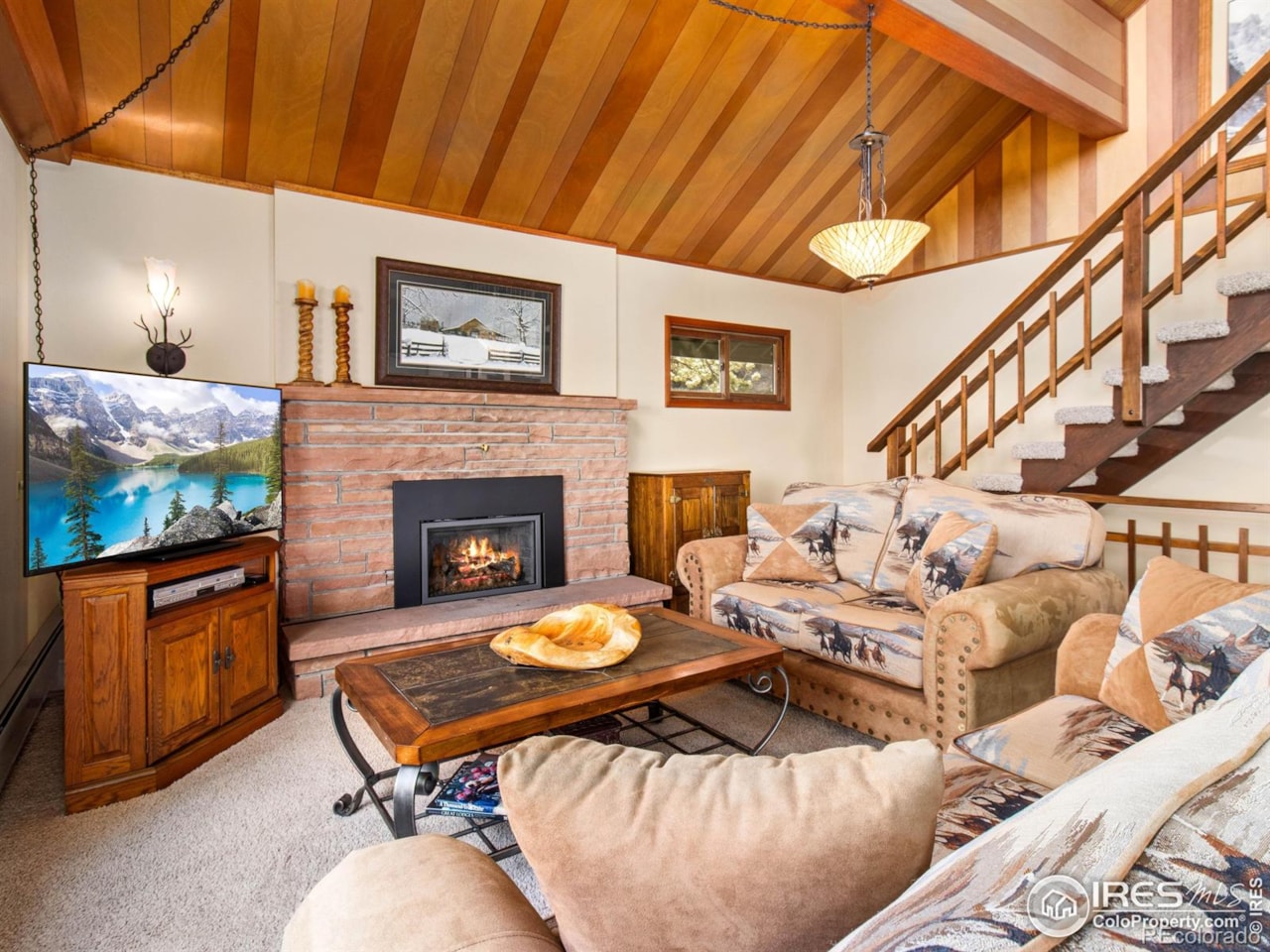 1433 Vista View Ln Koral Heights Escape to your own mountain retreat-fully updated, warm, and welcoming. This fully furnished, turn... Estes Park Larimer CO 80517 IR1047877 home for sale $1,179,000 IR1047877 Photo 5