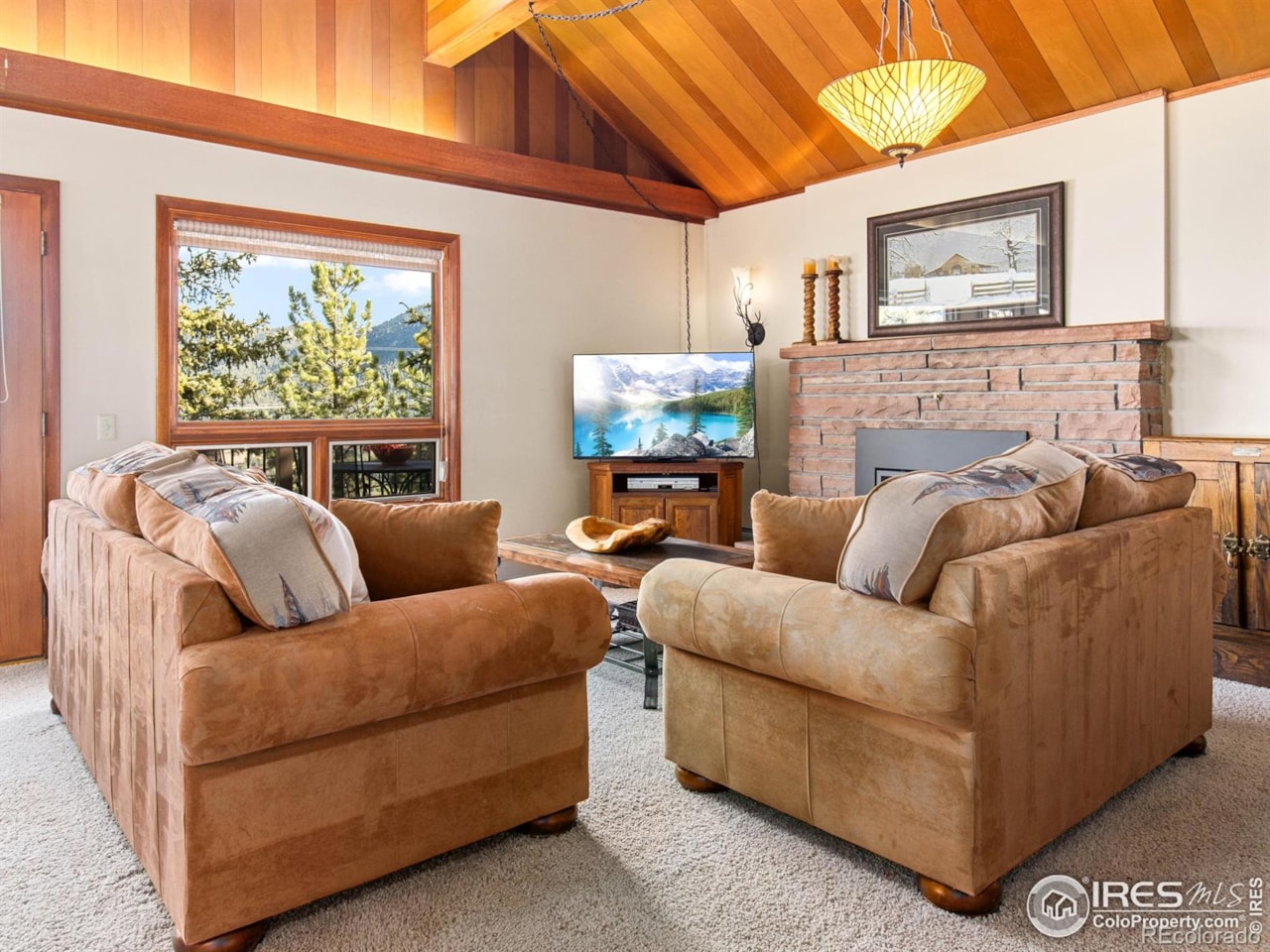 1433 Vista View Ln Koral Heights Escape to your own mountain retreat-fully updated, warm, and welcoming. This fully furnished, turn... Estes Park Larimer CO 80517 IR1047877 home for sale $1,179,000 IR1047877 Photo 7