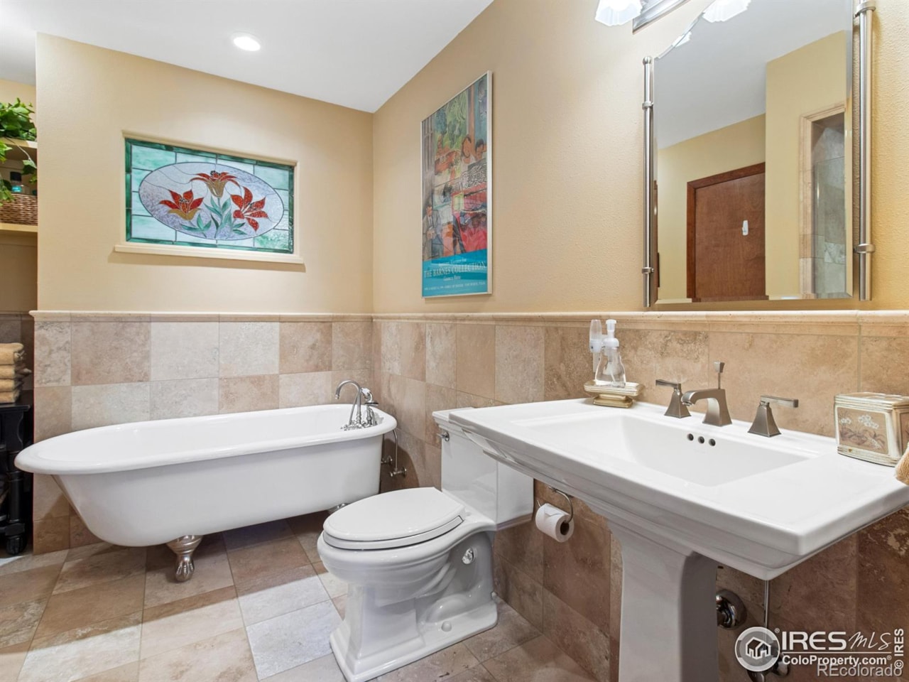 1433 Vista View Ln Koral Heights Escape to your own mountain retreat-fully updated, warm, and welcoming. This fully furnished, turn... Estes Park Larimer CO 80517 IR1047877 home for sale $1,179,000 IR1047877 Photo 22