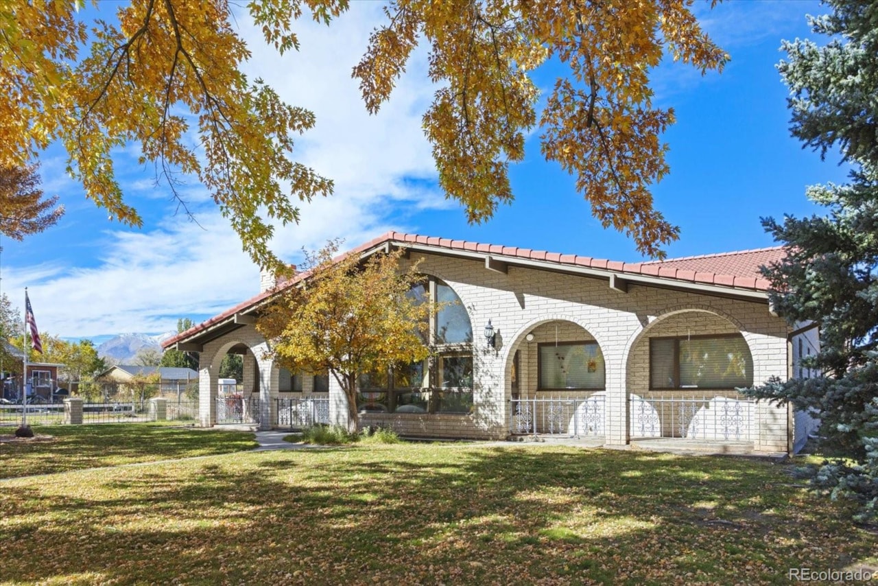 546 Ouray Ave Salida On Mesa Add Set on a quiet corner lot backing directly to the Salida Golf Course, this home sits in one of the... Salida Chaffee CO 81201 7787780 home for sale $1,500,000 7787780 Photo 3