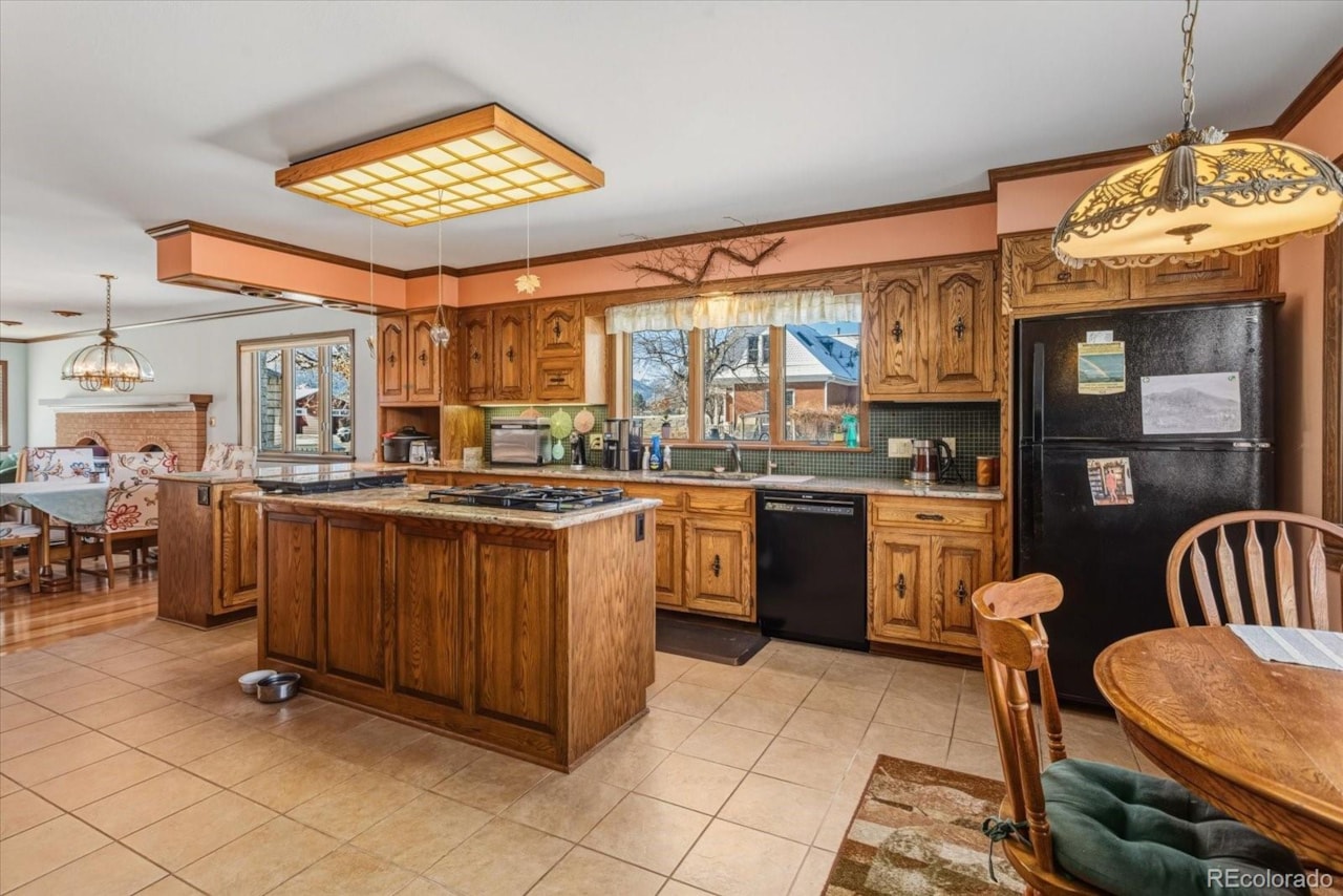 546 Ouray Ave Salida On Mesa Add Set on a quiet corner lot backing directly to the Salida Golf Course, this home sits in one of the... Salida Chaffee CO 81201 7787780 home for sale $1,500,000 7787780 Photo 15