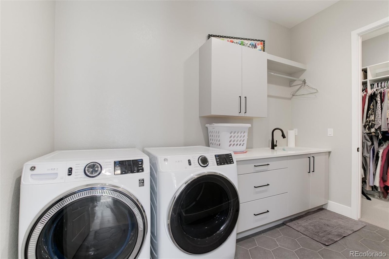 7125 Skygazer St The Canyons Beautiful & Contemporary Style Ranch Home, built by Infinity in 2021.  This Home is located in... Castle Pines Douglas CO 80108 9795790 home for sale $1,825,000 9795790 Photo 38