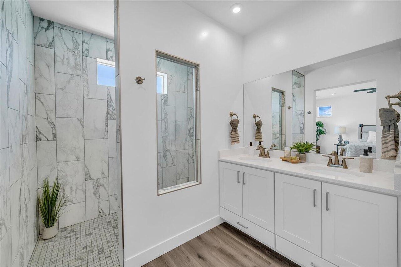 6032 Silver Birch LN St George, UT 84790 home for sale, MLS#25-264912 - Erika Rogers Photo 17