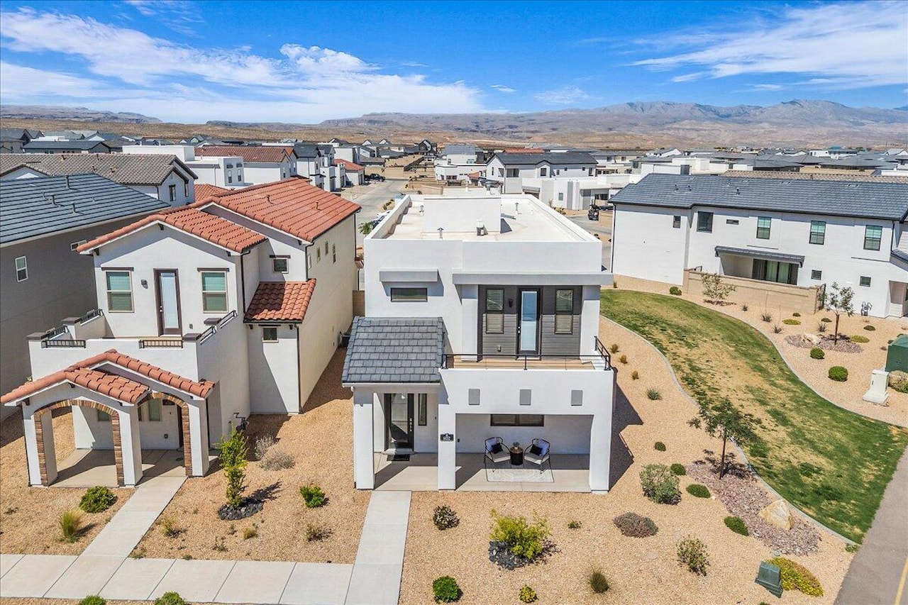 6032 Silver Birch LN St George, UT 84790 home for sale, MLS#25-264912 - Erika Rogers Photo 32