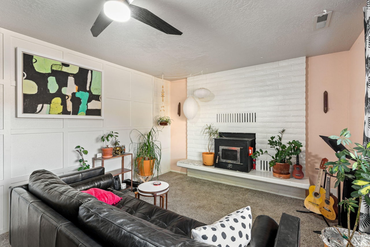 948 N 2050 E CIR St George, UT 84770 home for sale, MLS#25-266942 - Erika Rogers Photo 5