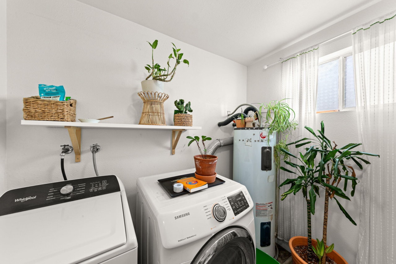 948 N 2050 E CIR St George, UT 84770 home for sale, MLS#25-266942 - Erika Rogers Photo 19