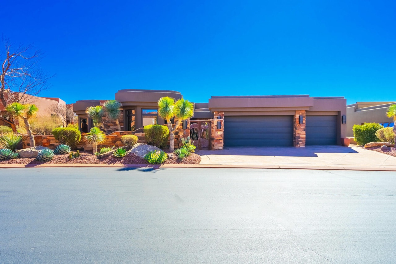 3052 N Snow Canyon Parkway #8 St George, UT 84770 home for sale, MLS#25-264436 - Erika Rogers Photo 2