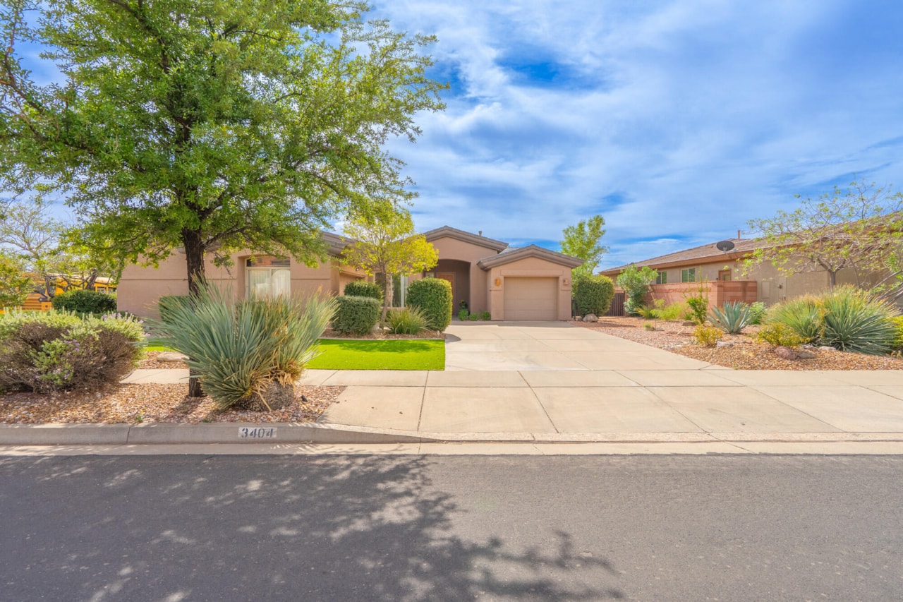 3404 E Sweetwater Springs DR Washington, UT 84780 home for sale, MLS#25-265341 - Erika Rogers Photo 3