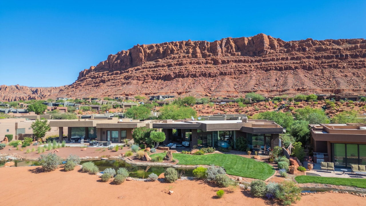 2331 W Entrada Trl #59 St George, UT 84770 home for sale, MLS#25-265883 - Erika Rogers Photo 4