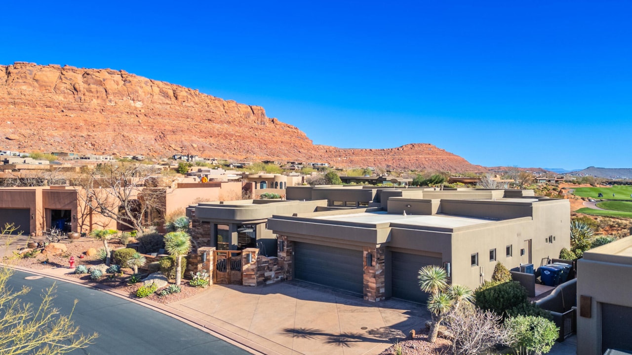 3052 N Snow Canyon Parkway #8 St George, UT 84770 home for sale, MLS#25-264436 - Erika Rogers Photo 8