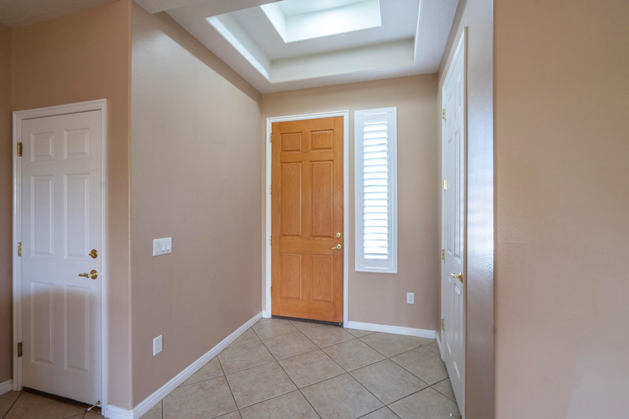 3404 E Sweetwater Springs DR Washington, UT 84780 home for sale, MLS#25-265341 - Erika Rogers Photo 10