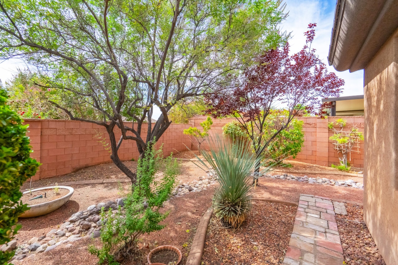 3404 E Sweetwater Springs DR Washington, UT 84780 home for sale, MLS#25-265341 - Erika Rogers Photo 38