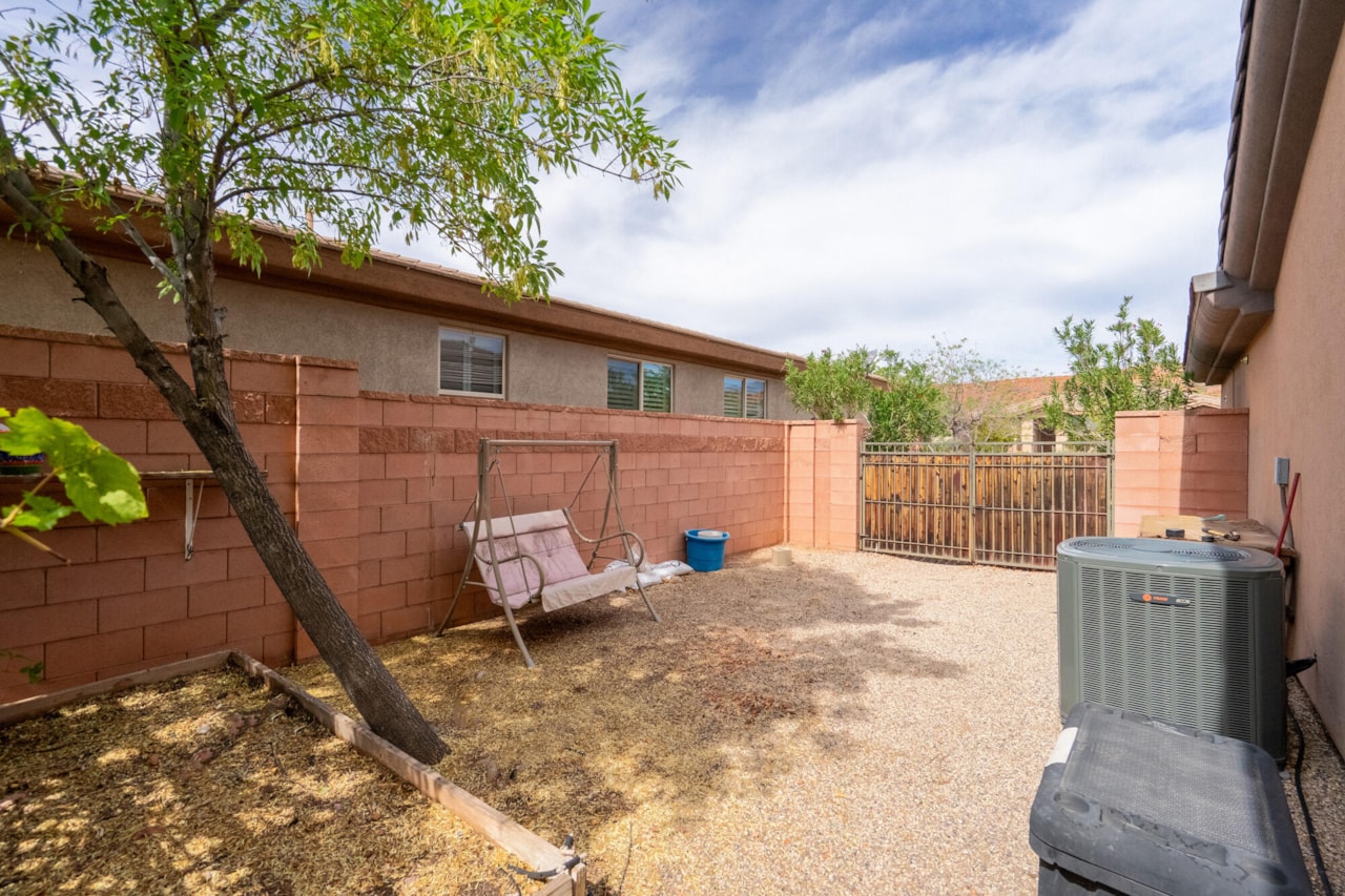 3404 E Sweetwater Springs DR Washington, UT 84780 home for sale, MLS#25-265341 - Erika Rogers Photo 43