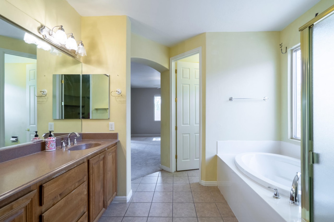 3404 E Sweetwater Springs DR Washington, UT 84780 home for sale, MLS#25-265341 - Erika Rogers Photo 54