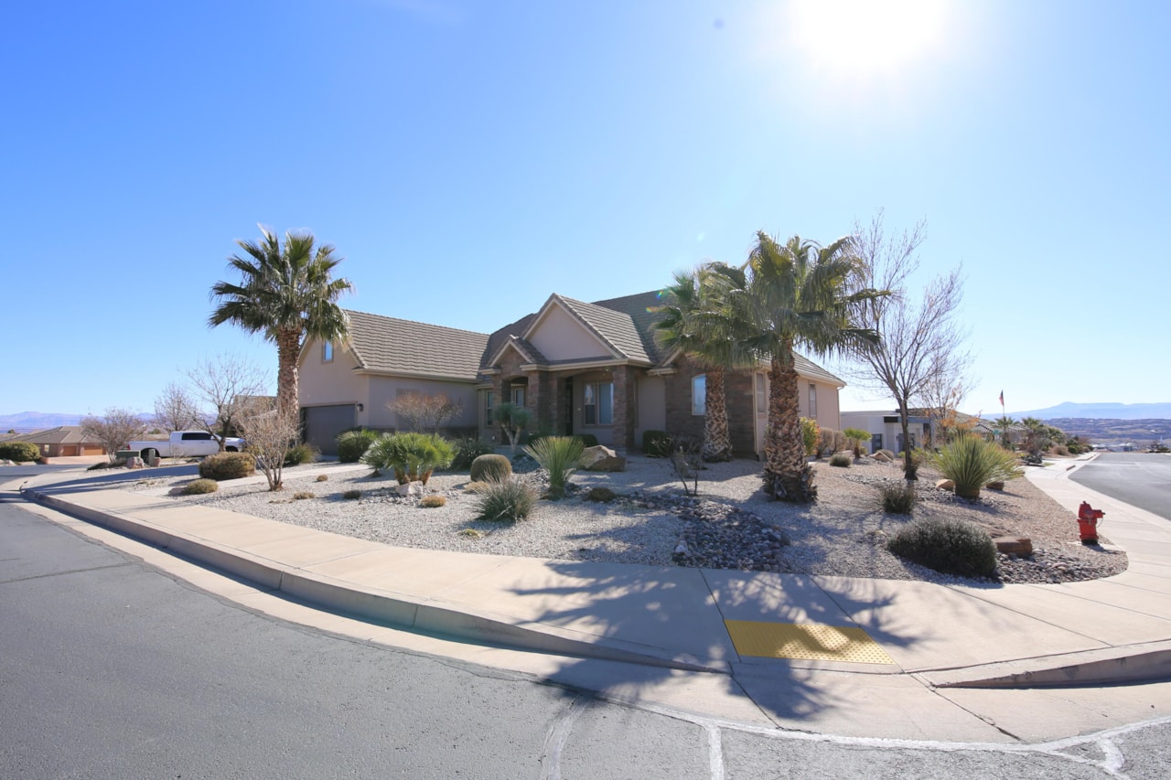 1684 E 290  S St George, UT 84790 home for sale, MLS#25-258286 - Erika Rogers Photo 5