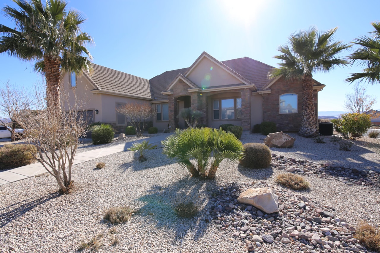 1684 E 290  S St George, UT 84790 home for sale, MLS#25-258286 - Erika Rogers Photo 8