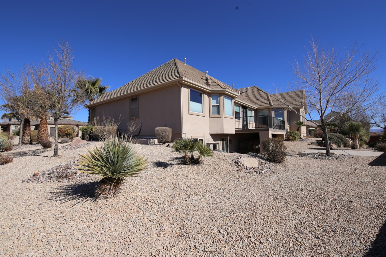 1684 E 290  S St George, UT 84790 home for sale, MLS#25-258286 - Erika Rogers Photo 9