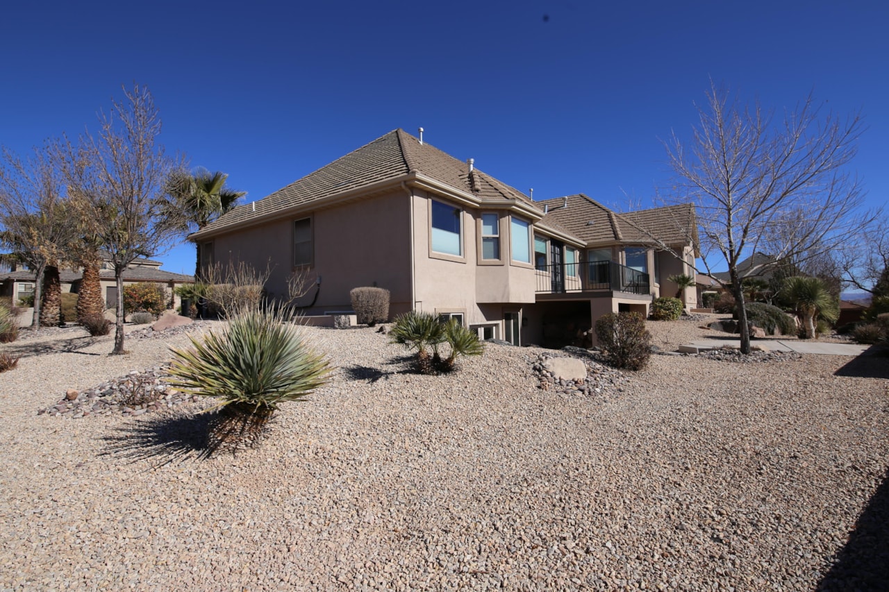 1684 E 290  S St George, UT 84790 home for sale, MLS#25-258286 - Erika Rogers Photo 10