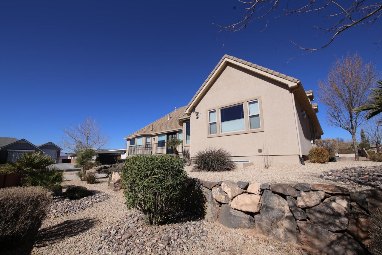 1684 E 290  S St George, UT 84790 home for sale, MLS#25-258286 - Erika Rogers Photo 12