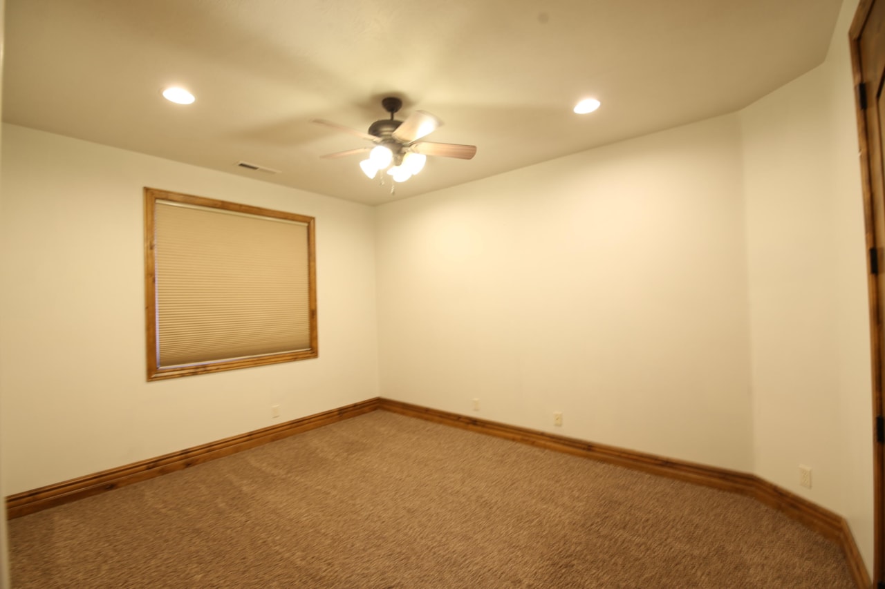 1684 E 290  S St George, UT 84790 home for sale, MLS#25-258286 - Erika Rogers Photo 32