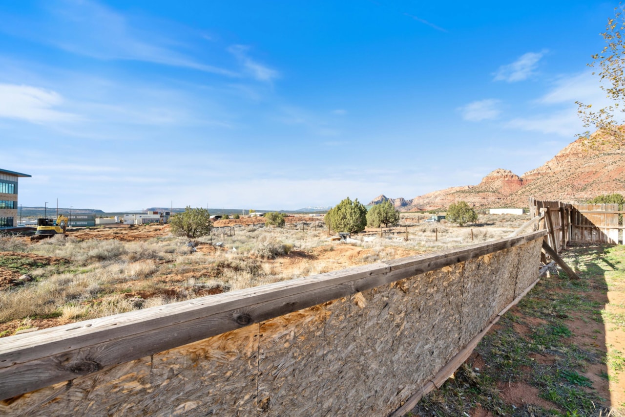 865 N Redwood ST Hildale, UT 84784 home for sale, MLS#25-267004 - Erika Rogers Photo 40