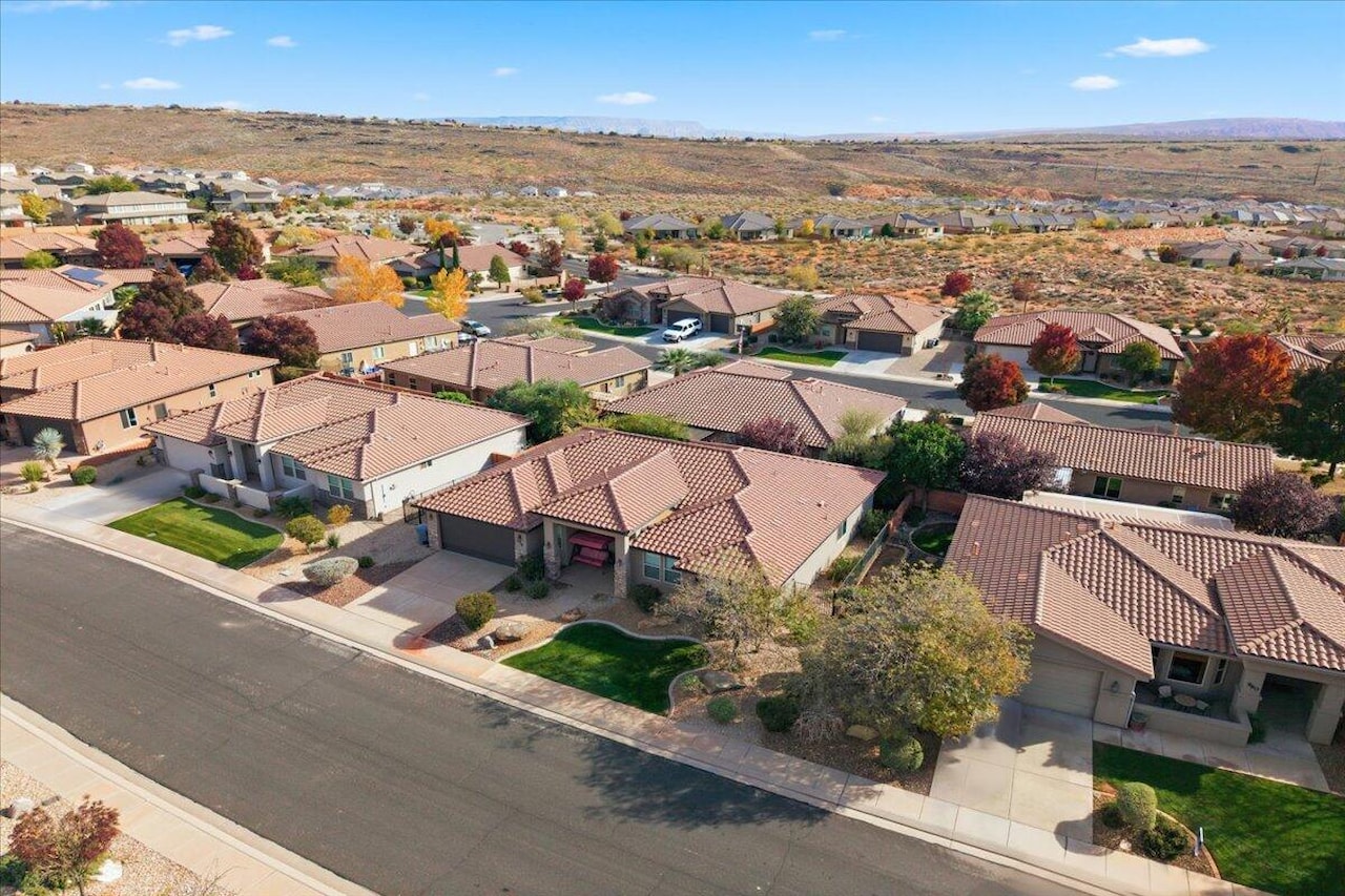 970 N Catalpa DR Washington, UT 84780 home for sale, MLS#25-267059 - Erika Rogers Photo 3