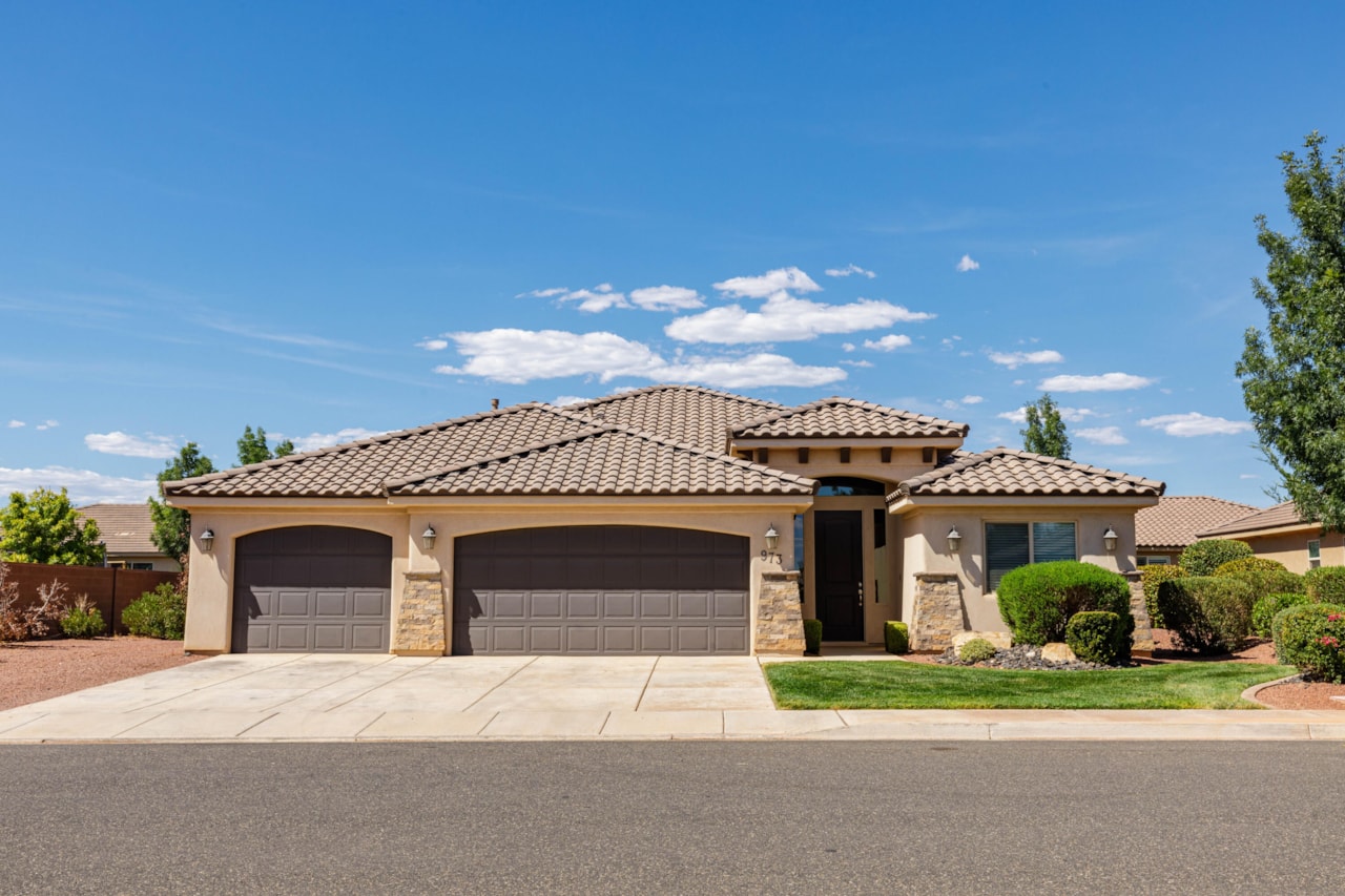 973 E 3850  S Washington, UT 84780 home for sale, MLS#25-264066 - Erika Rogers Photo 4