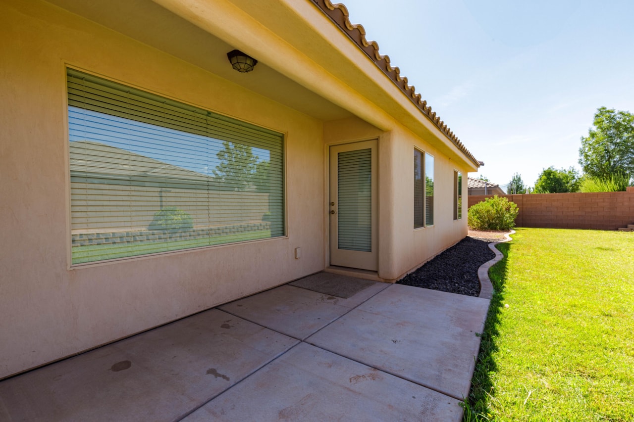 973 E 3850  S Washington, UT 84780 home for sale, MLS#25-264066 - Erika Rogers Photo 31