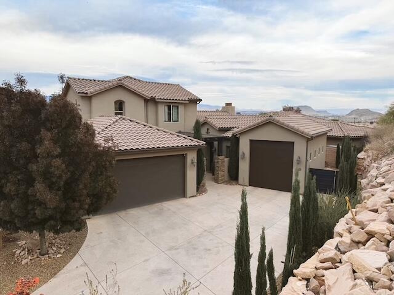 1489 S 2670  E St George, UT 84790 home for sale, MLS#25-266814 - Erika Rogers Photo 2