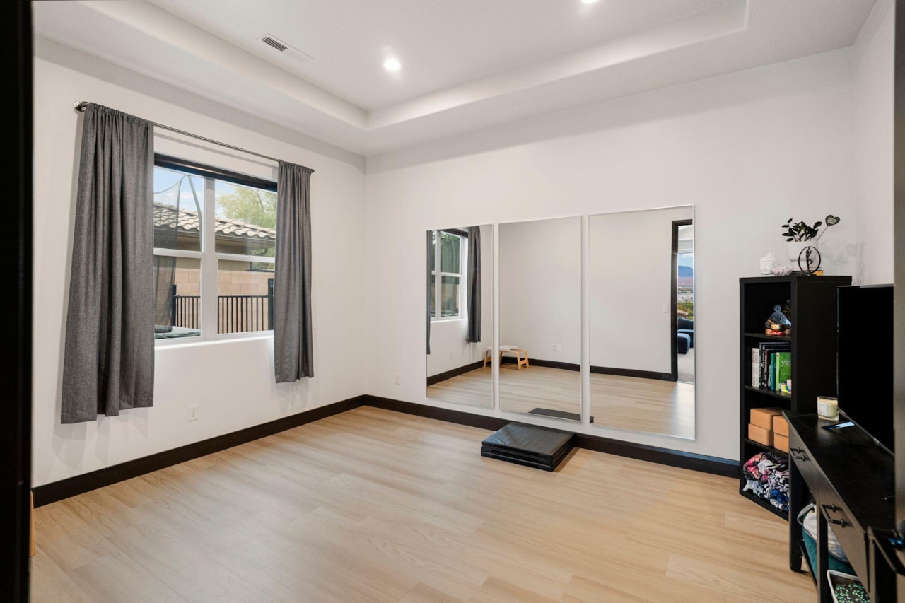 1489 S 2670  E St George, UT 84790 home for sale, MLS#25-266814 - Erika Rogers Photo 22