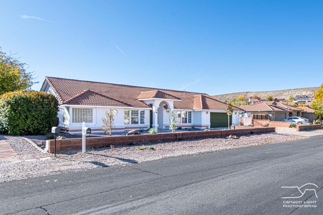 1657 W Ute RD St George, UT 84790 home for sale, MLS#25-267110 - Erika Rogers Photo 4