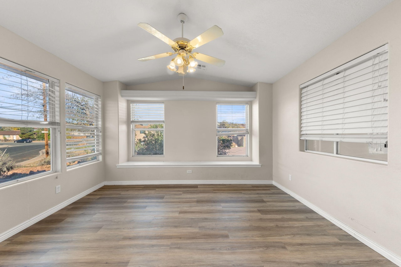 711 E Scenic Dr  N Washington, UT 84780 home for sale, MLS#25-267109 - Erika Rogers Photo 8